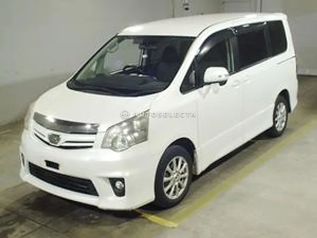 Toyota Noah 2012, auction grade 3