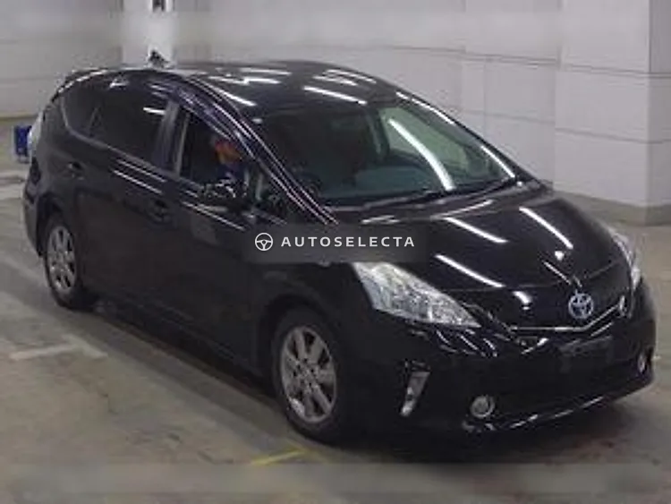 Toyota Prius Alpha 2012, photo 1 of 1