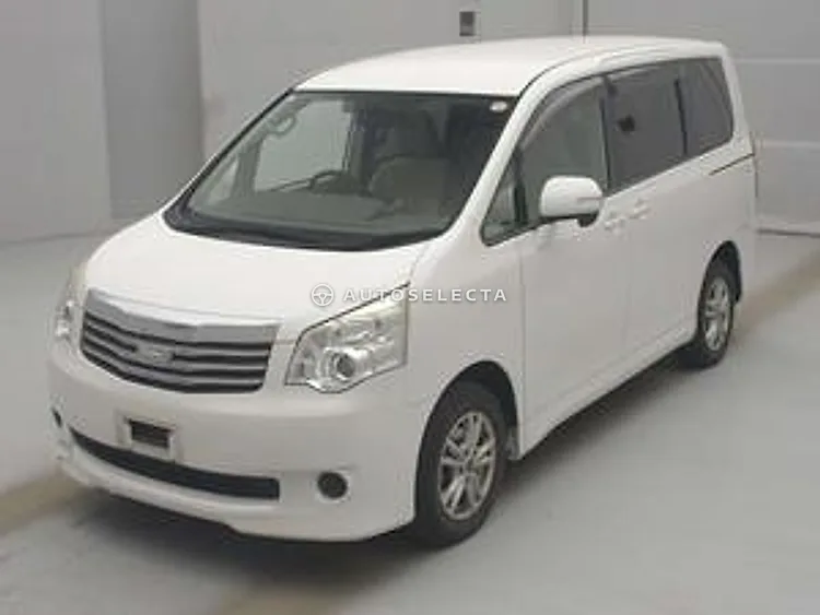 Toyota Noah 2011, photo 1 of 1