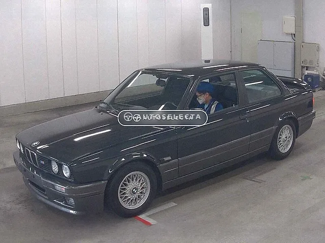 BMW 3 Series 1990, auction grade 3.5
