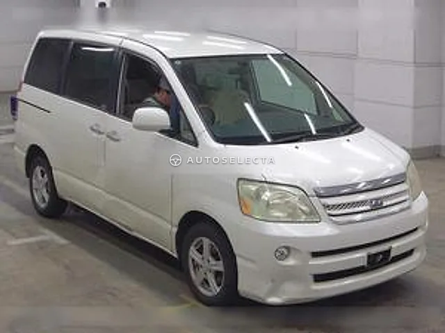 Toyota Noah 2005, auction grade R2