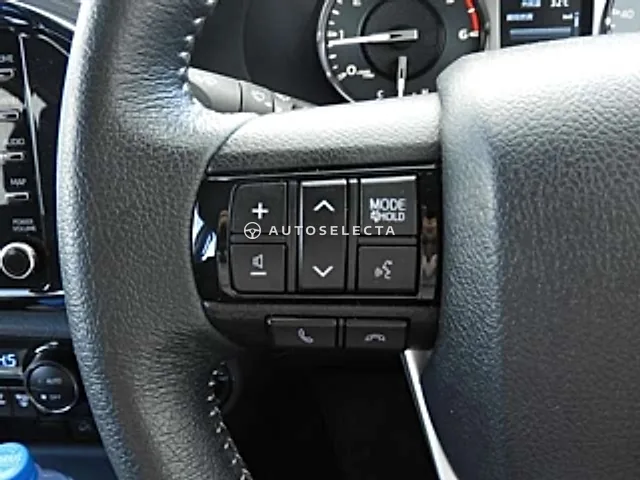 Toyota Hilux 2024, auction grade 5
