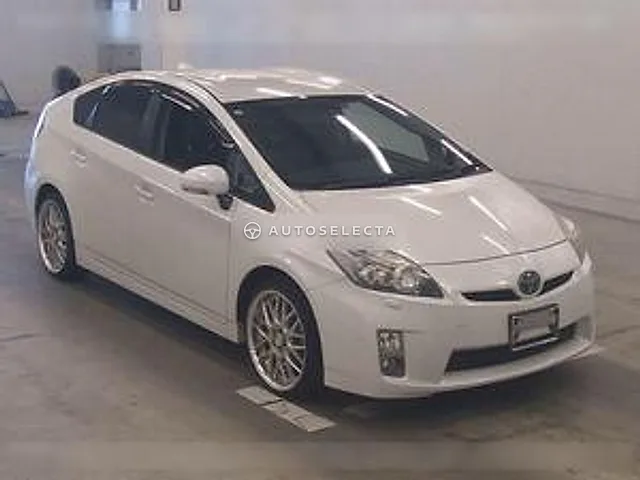 Toyota Prius 2011, auction grade R