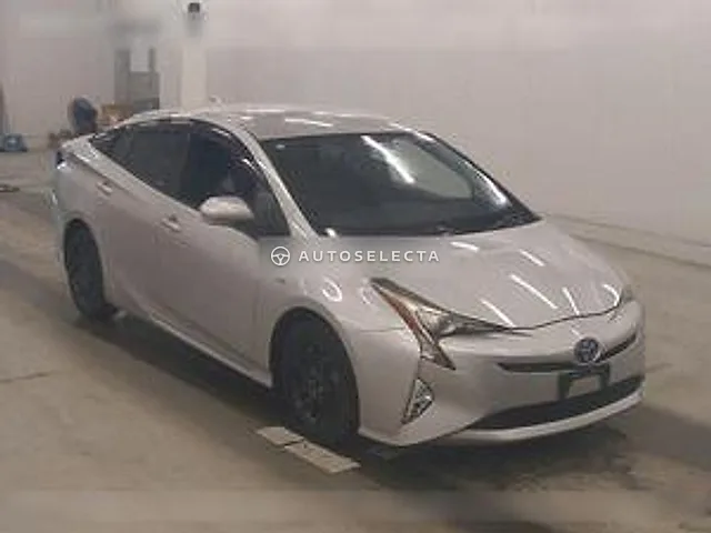Toyota Prius 2015, auction grade 4