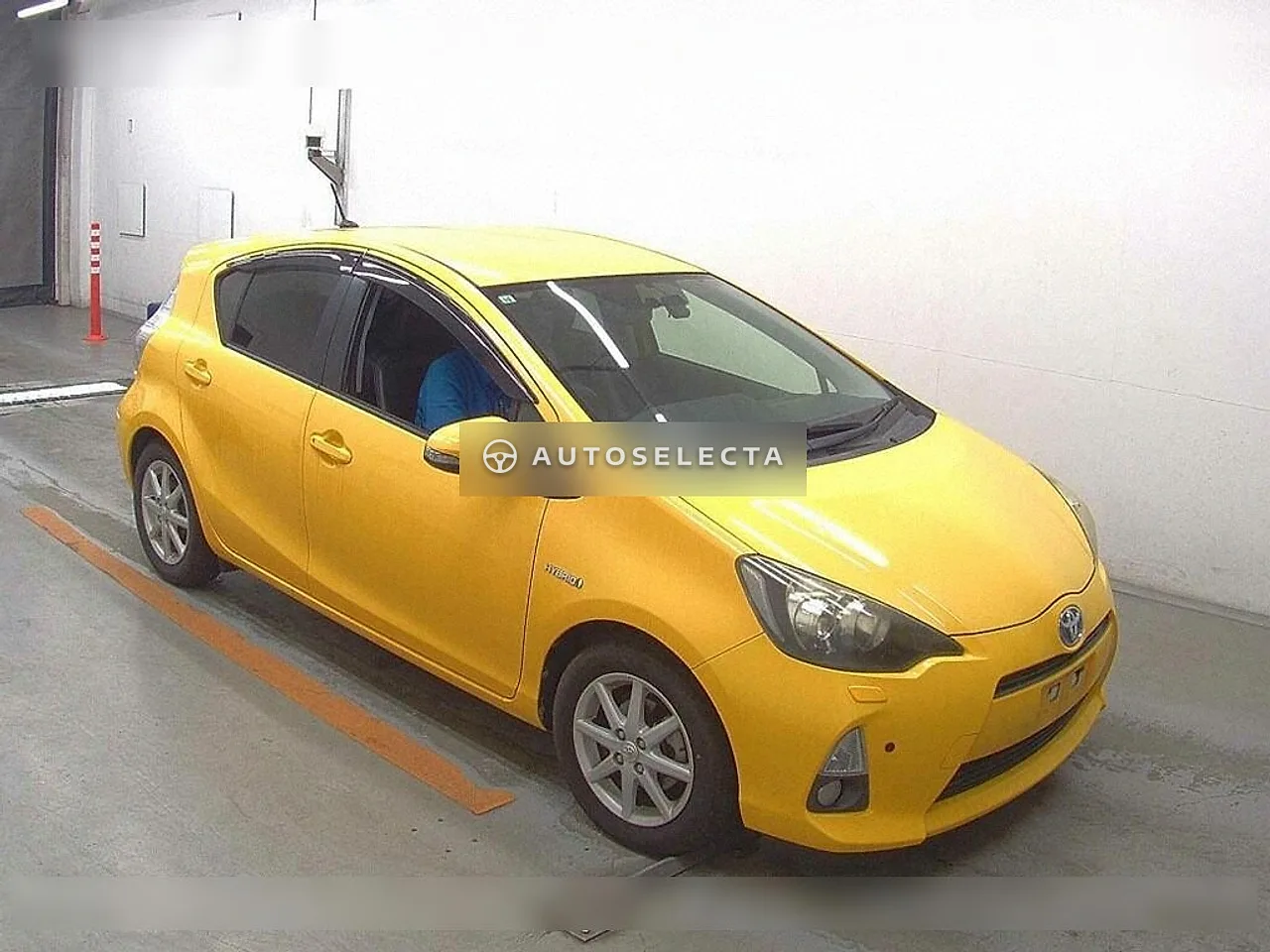 Toyota Aqua 2013, photo 1 of 1
