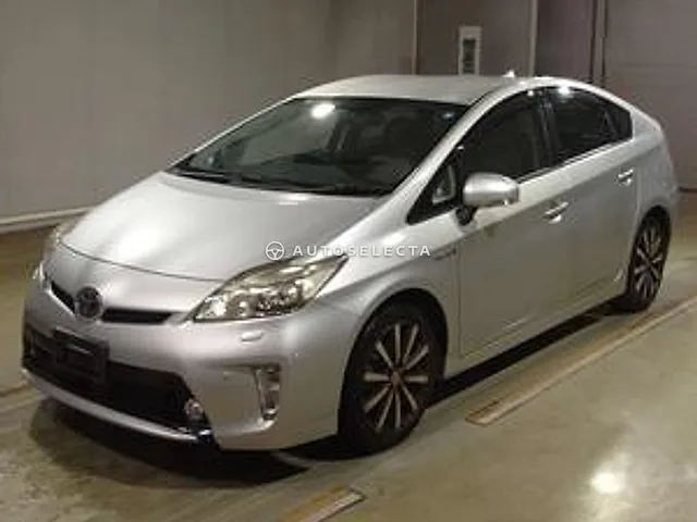 Toyota Prius 2013, auction grade 3.5