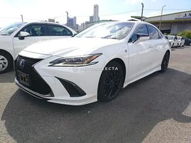 Lexus ES 2018, auction grade 3.5