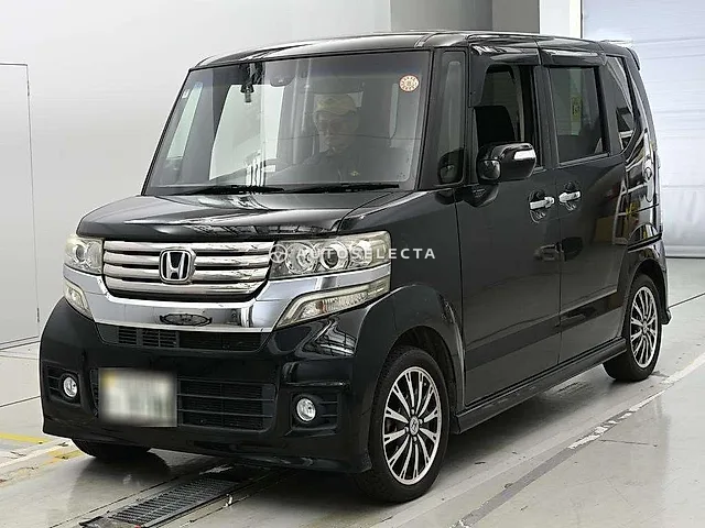 Honda N-BOX Custom 2014, auction grade 3.5