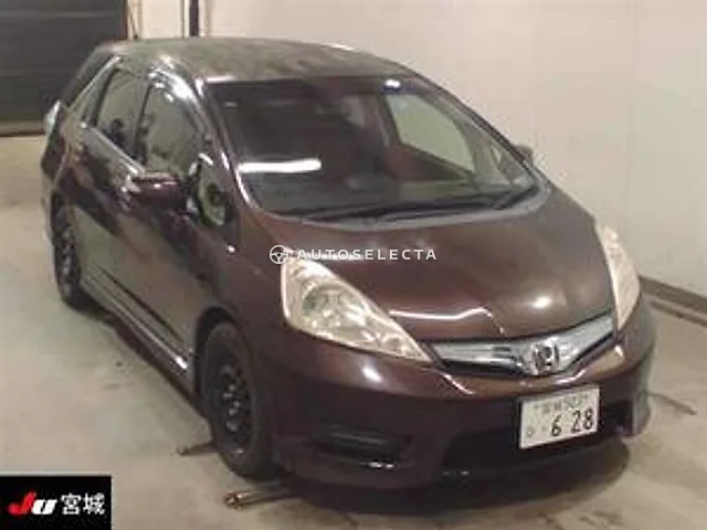 Honda Fit Shuttle 2012, auction grade 3.5