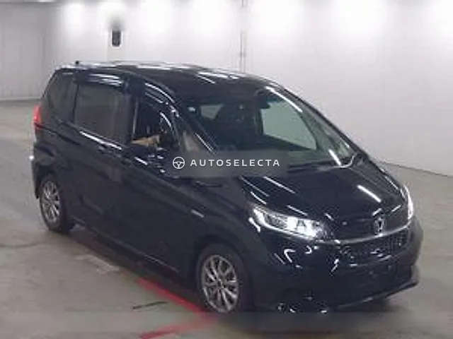 Honda Freed+ Hybrid 2021, auction grade 3.5