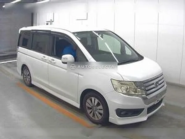 Honda Stepwgn Spada 2013, auction grade 4