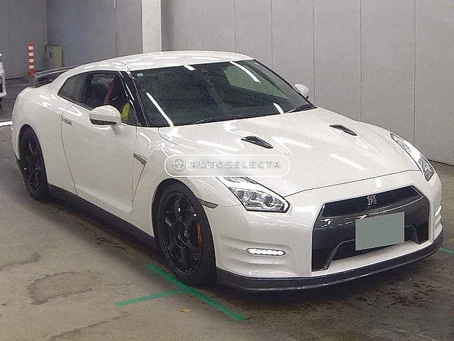 Nissan GT-R Nismo 2015, auction grade 4.5