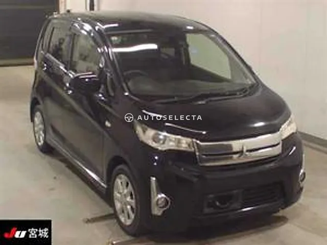Mitsubishi eK Custom 2015, auction grade 3.5