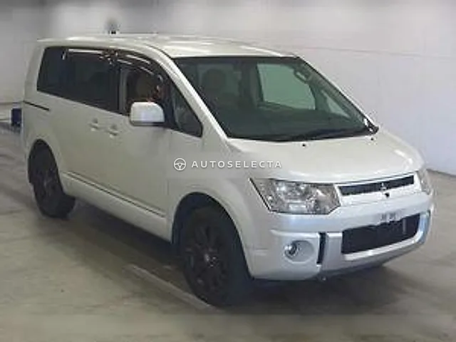 Mitsubishi Delica D:5 2008, auction grade 3.5