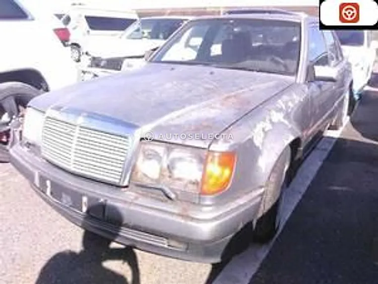Mercedes-Benz E-Class 1993, photo 1 of 1