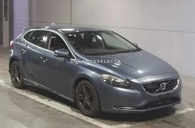 Volvo V40 2015, auction grade 4