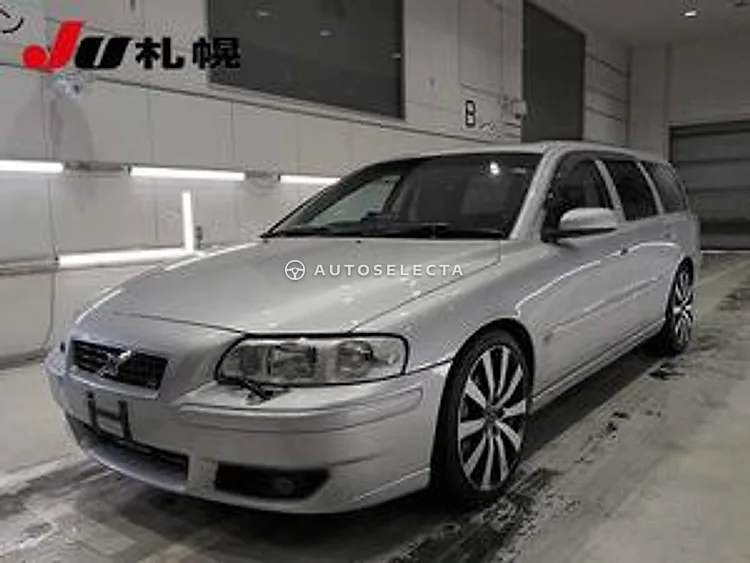 Volvo V70 2005, photo 1 of 5