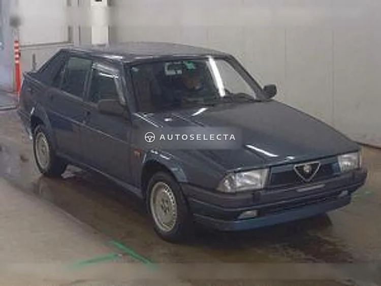 Alfa Romeo 75 1990, photo 1 of 1