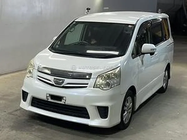 Toyota Noah 2010, auction grade R