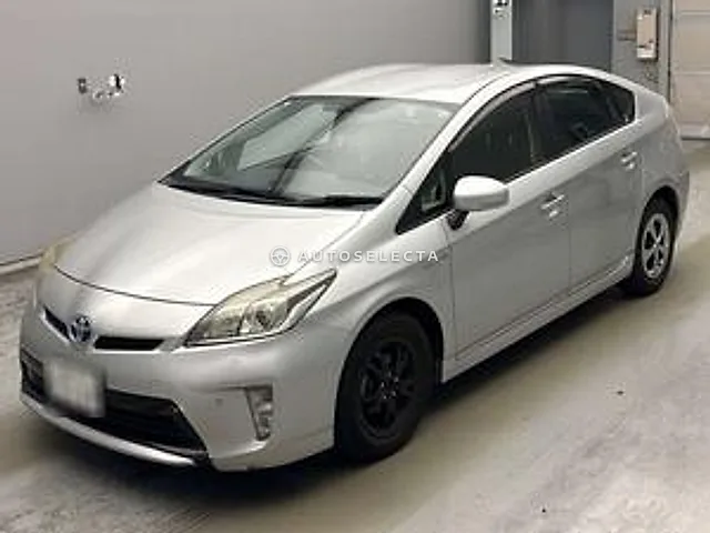 Toyota Prius 2013, auction grade 3