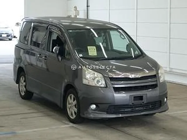 Toyota Noah 2010, auction grade 3.5