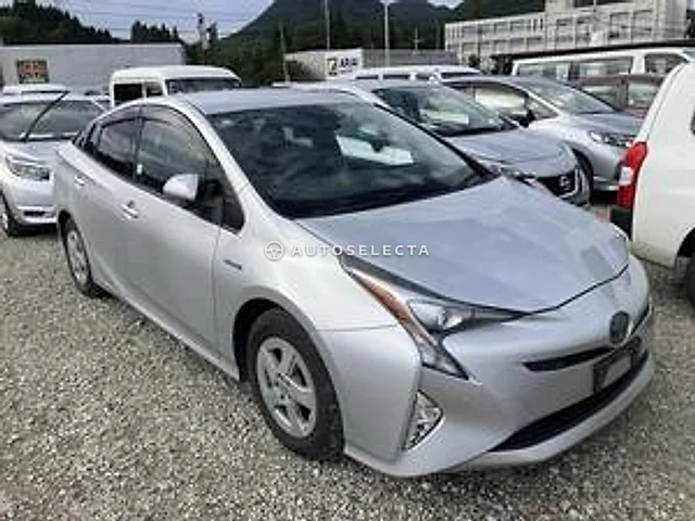 Toyota Prius 2016, auction grade 3