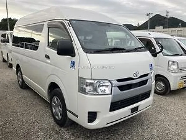 Toyota Hiace 2020, auction grade 3