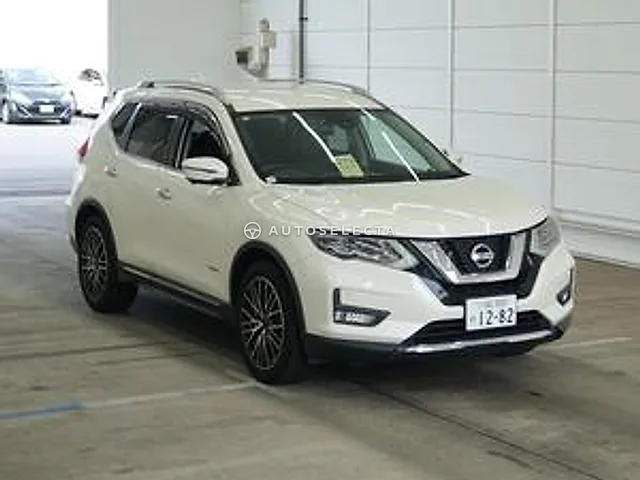 Nissan X-Trail 2017, auction grade 3.5