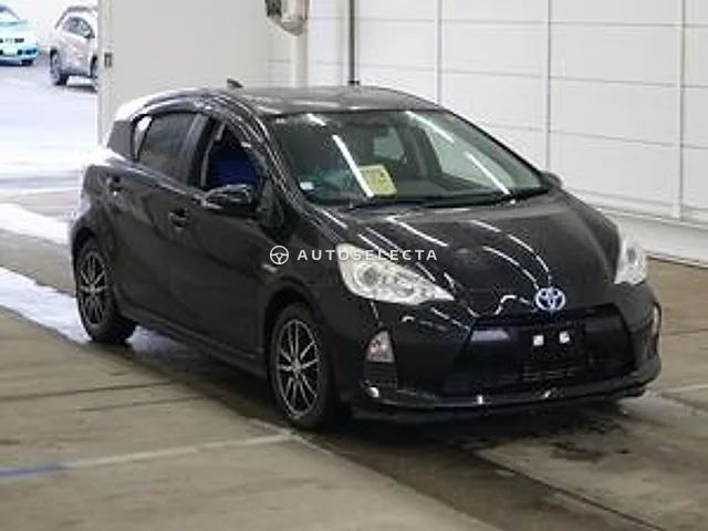 Toyota Aqua 2013, auction grade 3.5