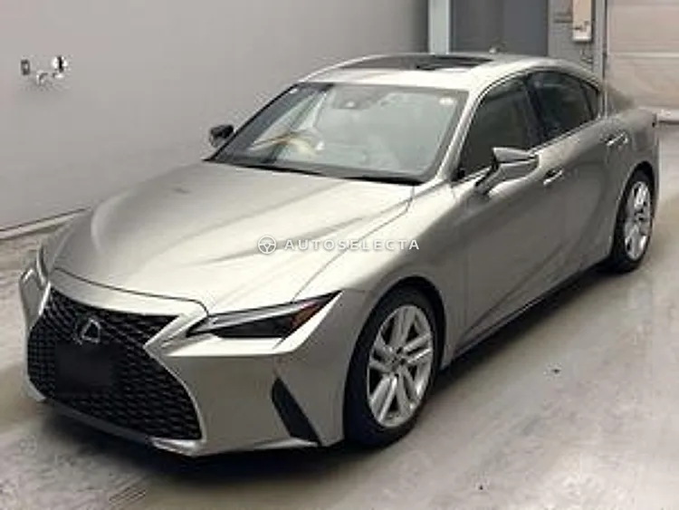 Lexus IS 2021, photo 1 of 2