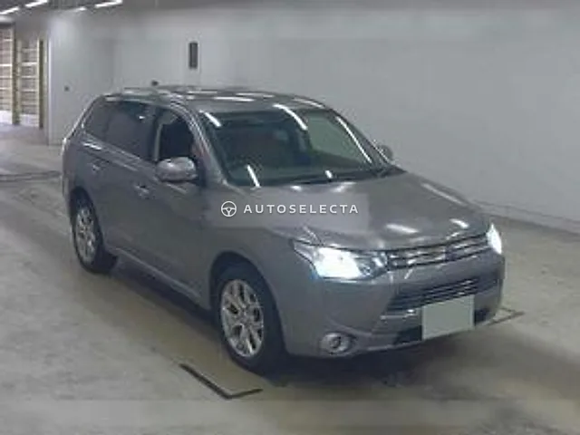 Mitsubishi Outlander PHEV 2014, auction grade R