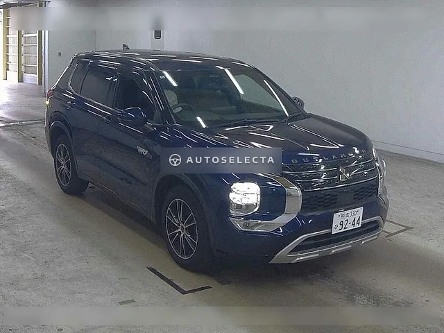 Mitsubishi Outlander PHEV 2022, auction grade 4.5