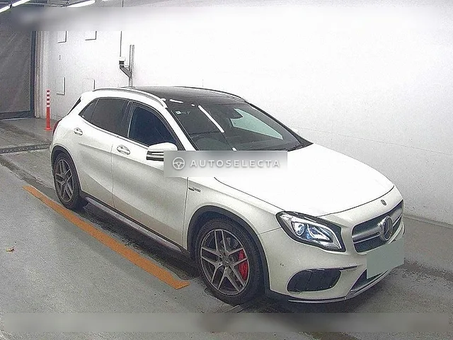 Mercedes-AMG GLA-Class 2018, auction grade 4