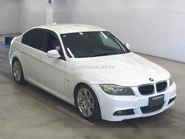 BMW 3 Series 2011, auction grade 4