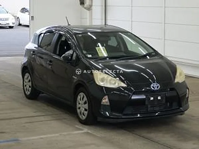 Toyota Aqua 2013, auction grade 3.5