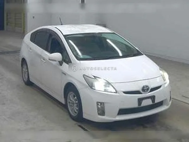 Toyota Prius 2011, auction grade R