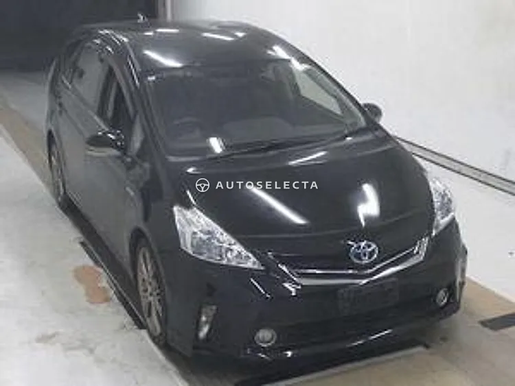 Toyota Prius Alpha 2012, photo 1 of 1