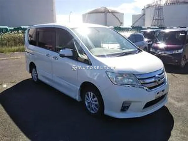 Nissan Serena 2011, auction grade 3.5