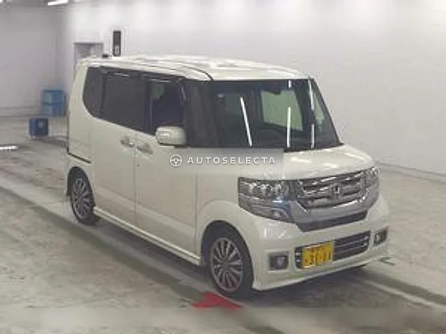 Honda N-BOX Custom 2016, auction grade 4