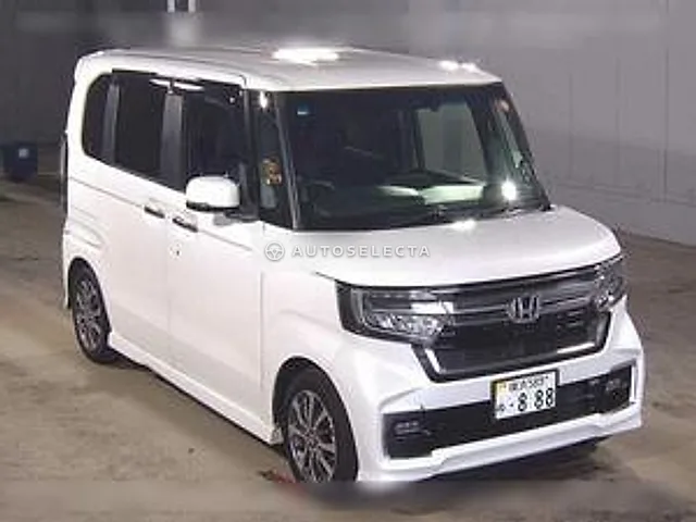 Honda N-BOX Custom 2021, auction grade 4.5