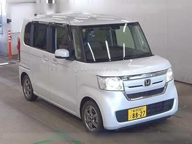 Honda N-BOX 2023, auction grade R