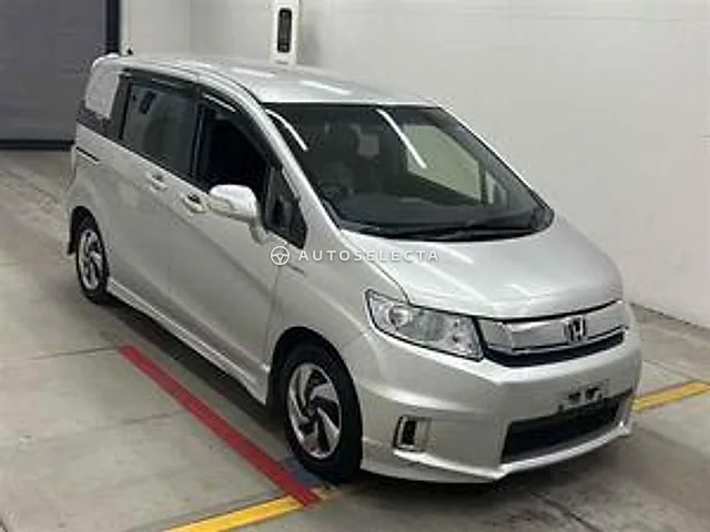 Honda Freed Spike Hybrid 2016, auction grade R