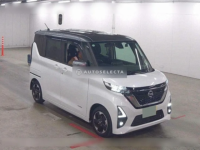 Nissan Roox 2023, auction grade 4.5