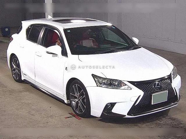 Lexus CT 2014, auction grade 3.5