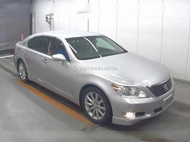 Lexus LS 2010, auction grade 4.5