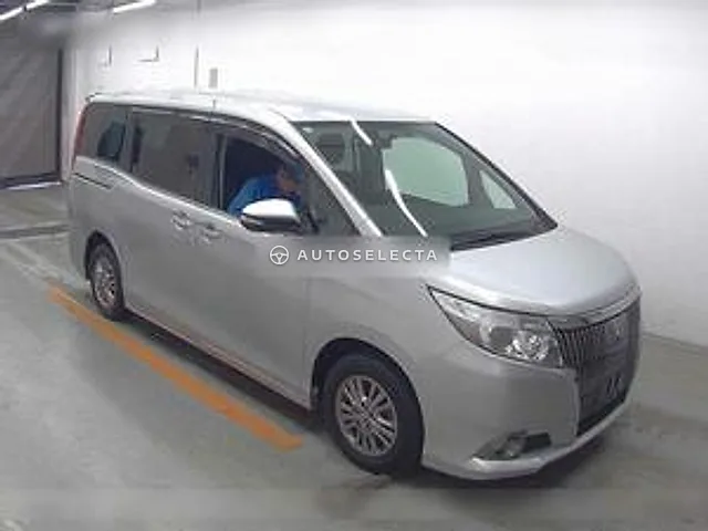 Toyota Esquire 2015, auction grade 3