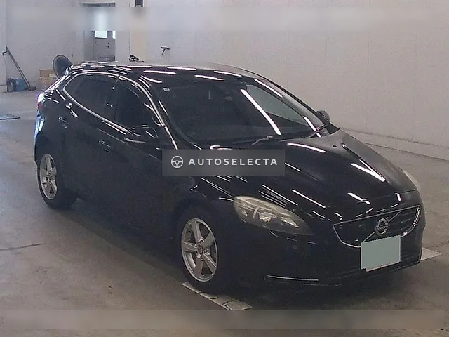 Volvo V40 2015, auction grade 4