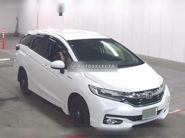 Honda Shuttle 2017, auction grade 3.5