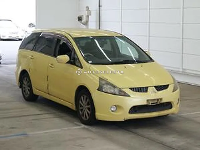 Mitsubishi Grandis 2003, auction grade 3