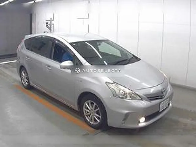 Toyota Prius Alpha 2014, auction grade R